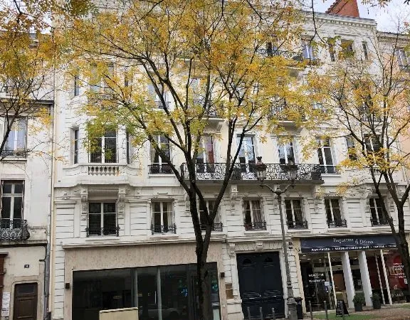 Appartement 4 pièces 129 m² 