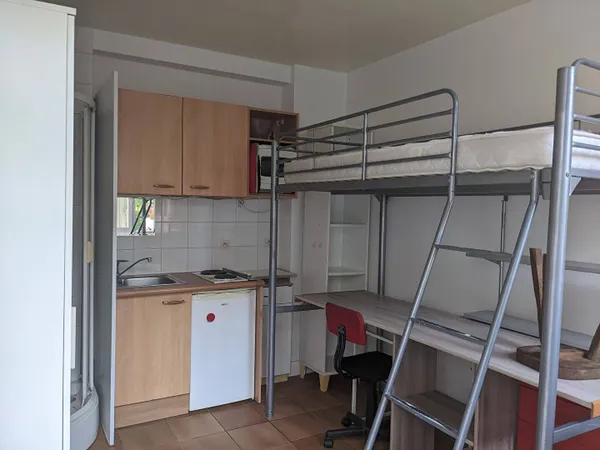 Appartement 1 pièce 9 m² 