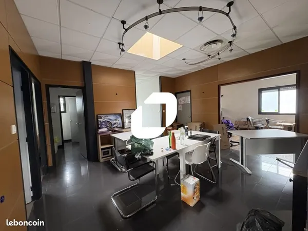 Bureau 140 m² 