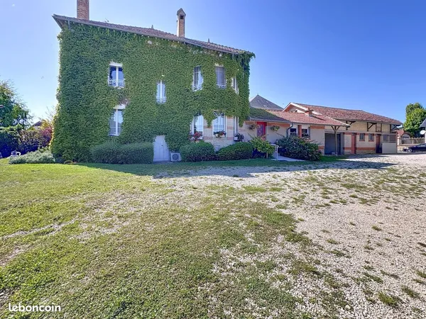 Maison 8 pièces 204 m² 