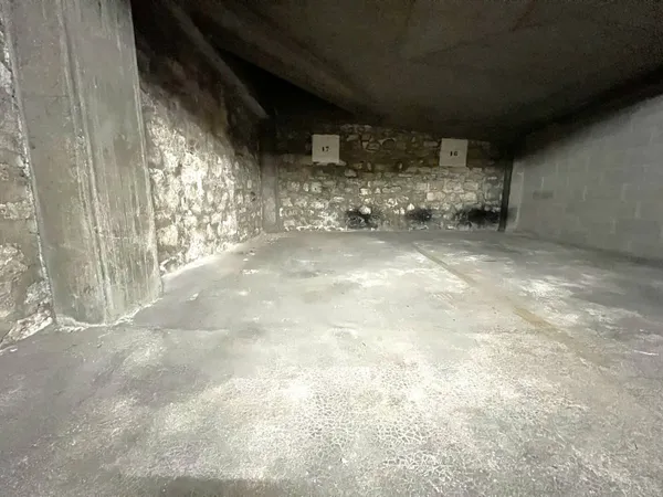 Parking 10 m² 