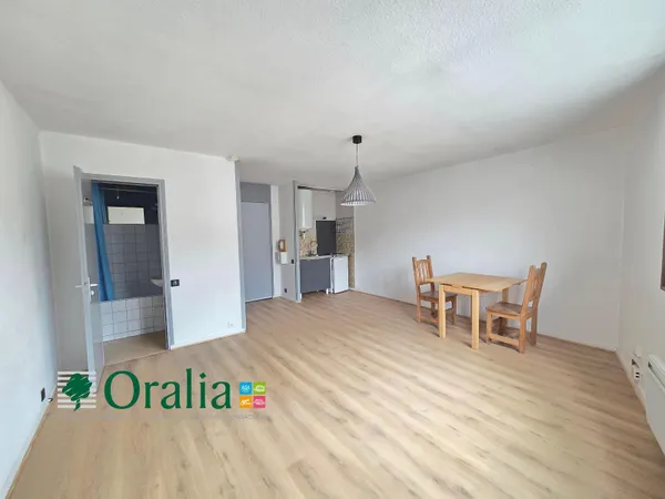 Studio 1 pièce 28 m² 