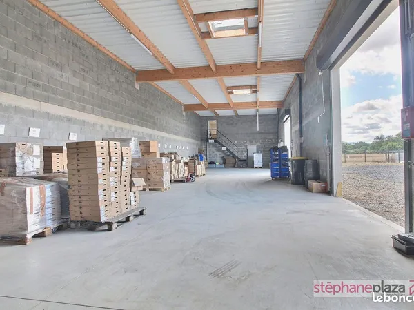Local 220 m² SAINT GALMIER 