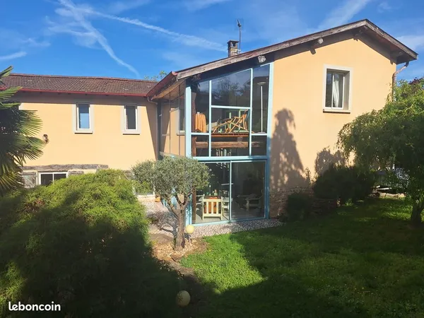 ✨ Coup de coeur à Genay - Propriété d'exception sur 931 m² avec deux habitations 