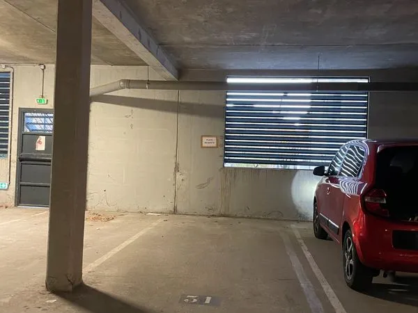 Place de parking intérieur à louer 
