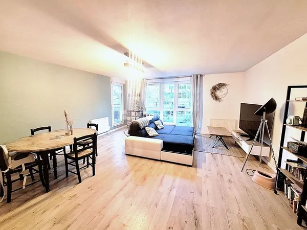 TRES BEAU T3 69.1m² de 2007- ENTIEREMENT RENOVE-Balcon-GARAGE 