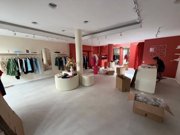 Boutique 2 pièces 110 m² 