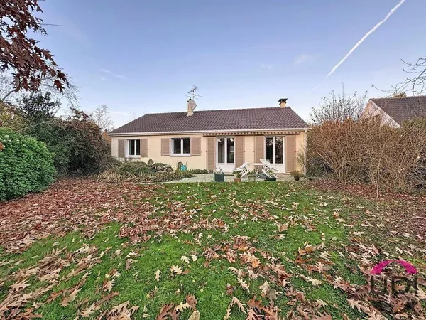 Maison de plain-pied 5 pièces 135 m² 