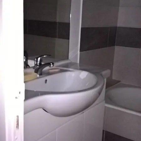 Logement T1 meublé-350 euos mensuels 