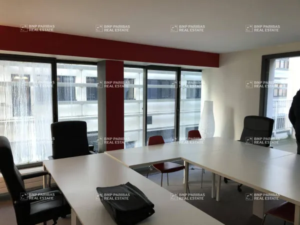 Bureaux 61 m² 