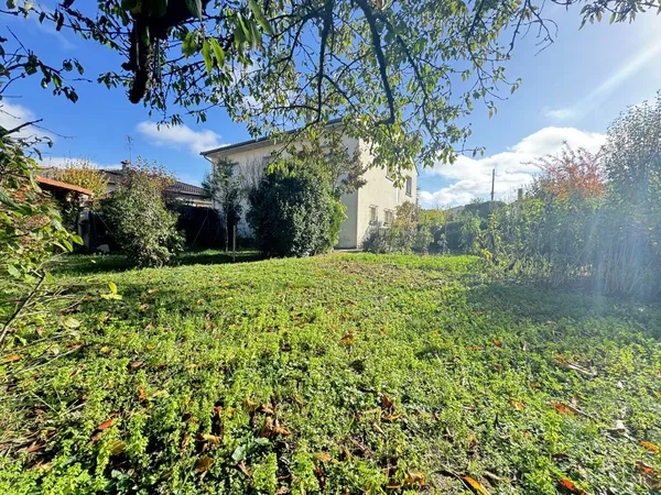 Maison T4/5 de 130 M2 avec un garage de 72 M2 (206 M2 de sur 