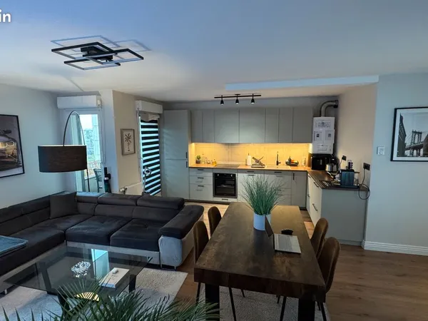 Appartement T3 traversant 65 m² rénové - Garage double - Résidence récente - Saint-Fons 