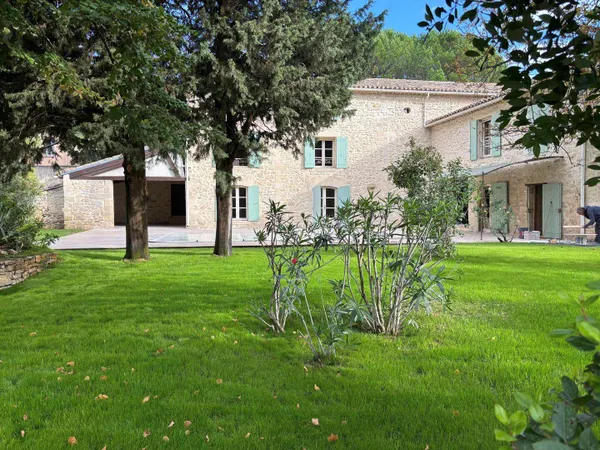 Maison 7 pièces 307 m² 