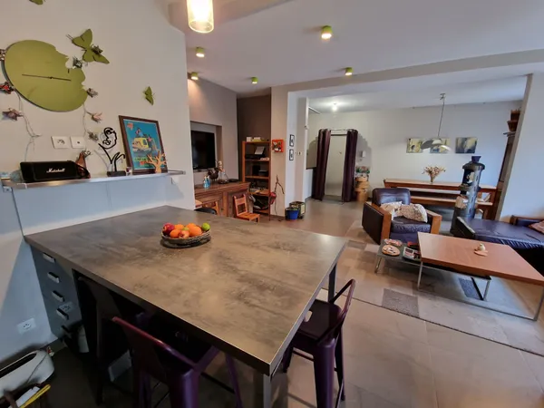 DUPLEX INVERSÉ ATYPIQUE DE 220 M2 - MÉTRO SANS-SOUCIS 
