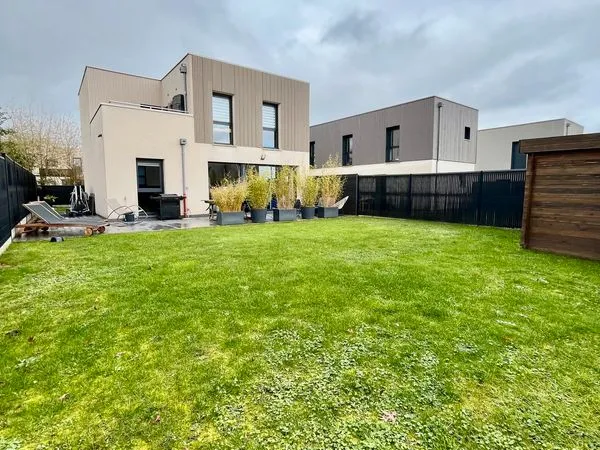 RONCQ CROIX BLANCHE BELLE INDIVIDUELLE RECENTe +JARDIN SUD + GARAGE 