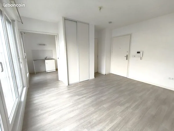 Appartement lumineux à louer 