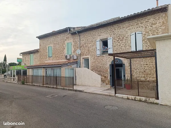 SORGUES - T2 32 m² - Clim - Parking 