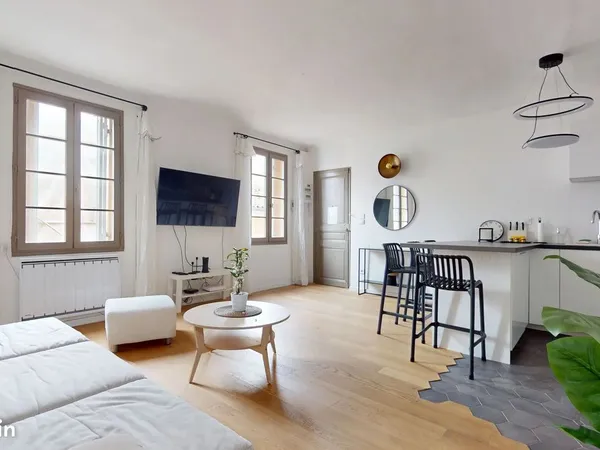 Appartement 3 pièces - 67 m² - centre historique 