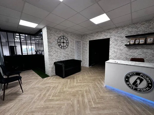 Bureau 200 m² 