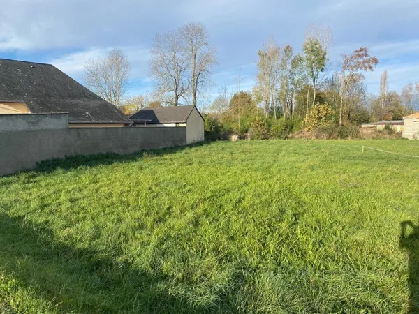 Terrain 887 m² 
