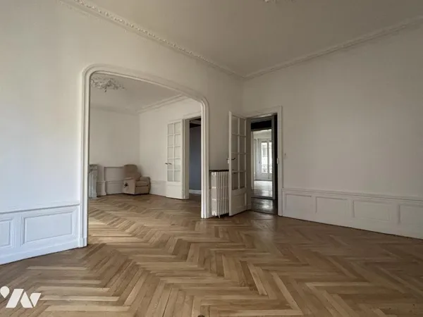 Appartement 6 pièces 148 m² 