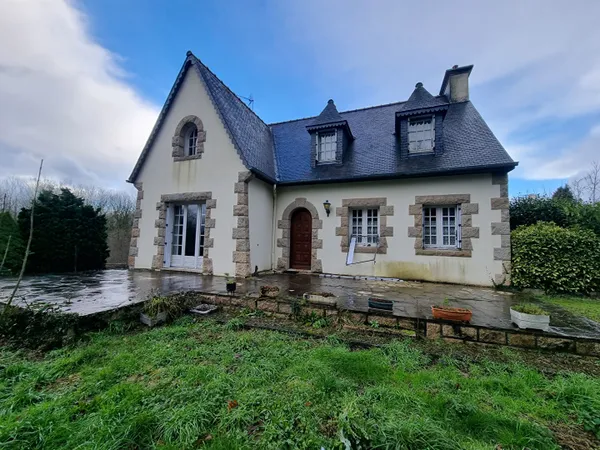 PEDERNEC, Maison néo-bretonne sur grand terrain de 9913 m2 