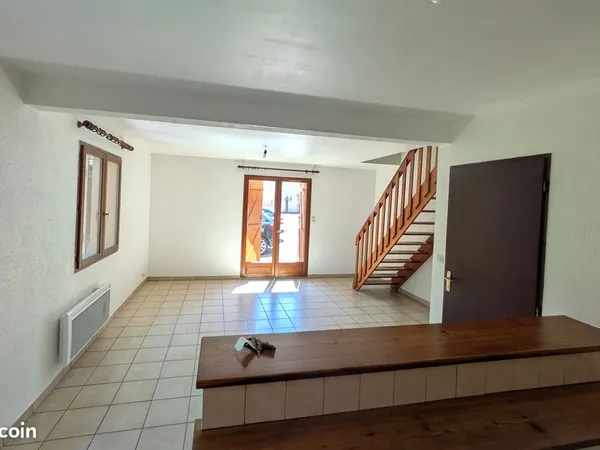 Nouveau: Appartement T3 + jardin + cave + dépendance à PONTCHARRA à vendre 