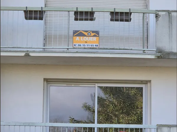 APPARTEMENT T 3 REZE 44400 