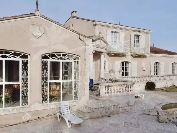 Villa 11 pièces 420 m² 