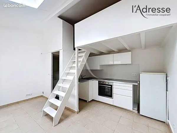Studio 1 pièce 20 m² 