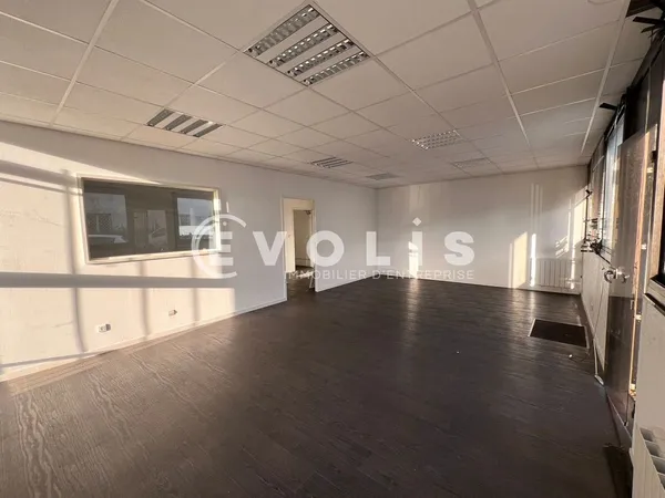 Bureaux - A LOUER - 144 m² divisibles à partir de 72 m² 