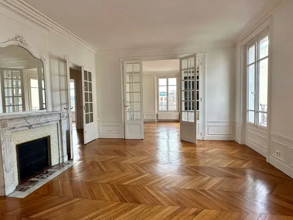 Appartement 4 pièces 123 m² 