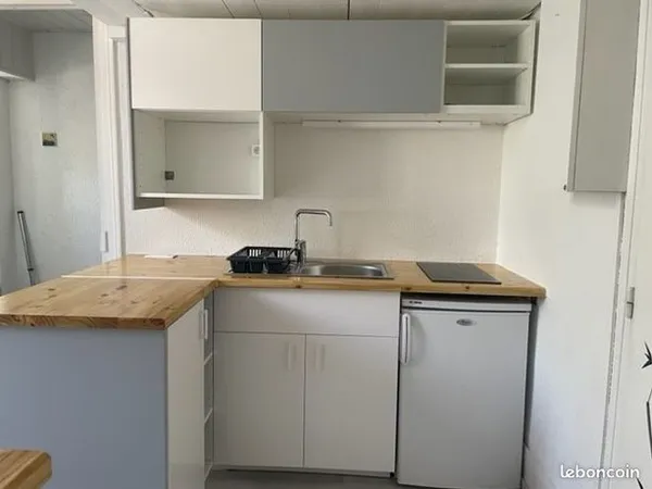 Studio 1 pièce 16 m² 