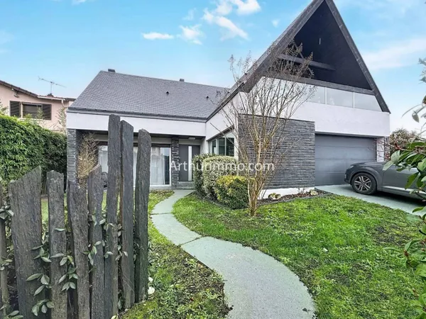 Maison 8 pièces 226 m² 