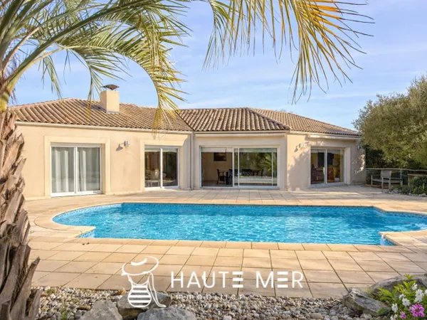 BATEAU - Propriété de plain-pied avec maison d'amis, piscine et 