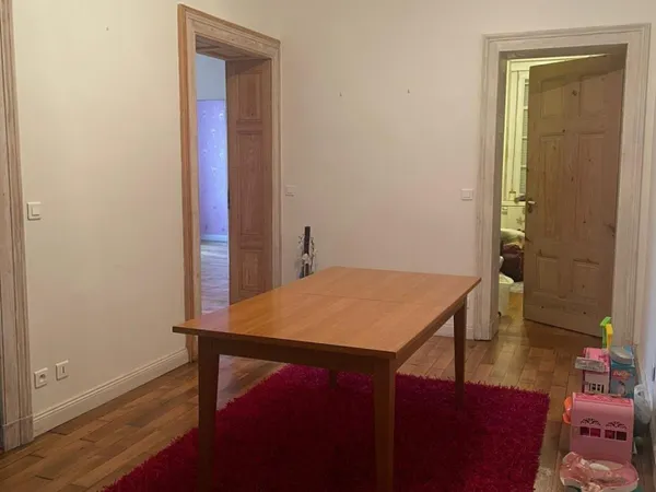 Appartement de caractère totalement rénové (prêt à habiter) 