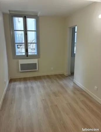 Studio 1 pièce 18 m² 