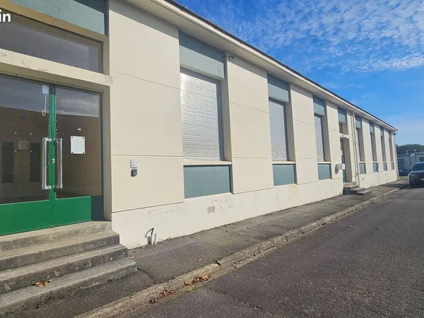 Entrepôt 1270 m² GUENGAT 