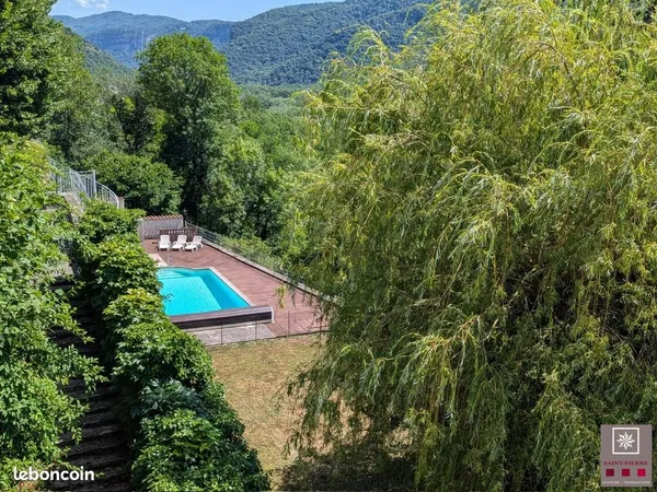 Maison 10 pièces 340 m² 