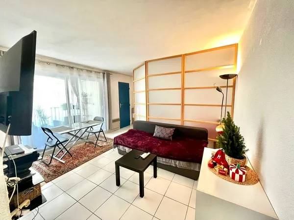 GRAND STUDIO SAINT LAURENT DU VAR 