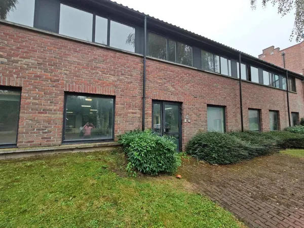 Local 240 m² 