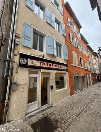 Local commercial 1 pièce 45 m² 