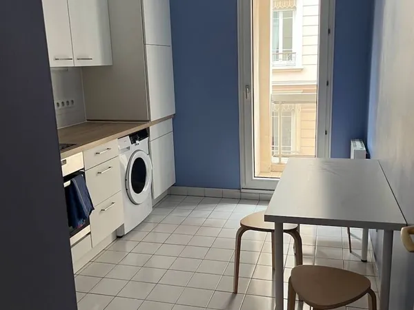 Loue T2 meublé 55m² - Lyon 6ème - garage 
