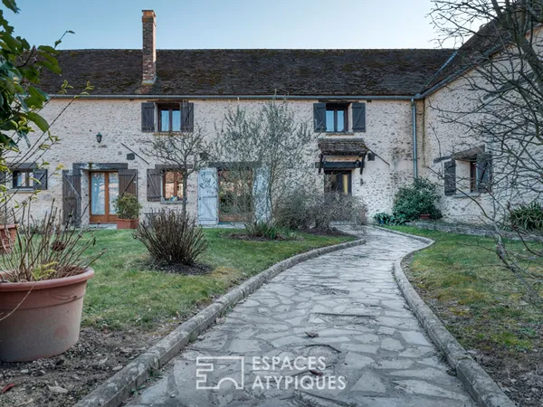 Maison de charme du XVe à rénover, à Prunay en Yvelines 