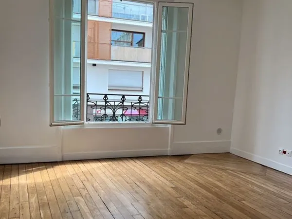 Bel appartement deux pièces rénové 