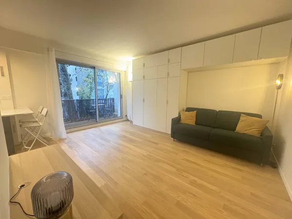 Studio 1 pièce 28 m² 