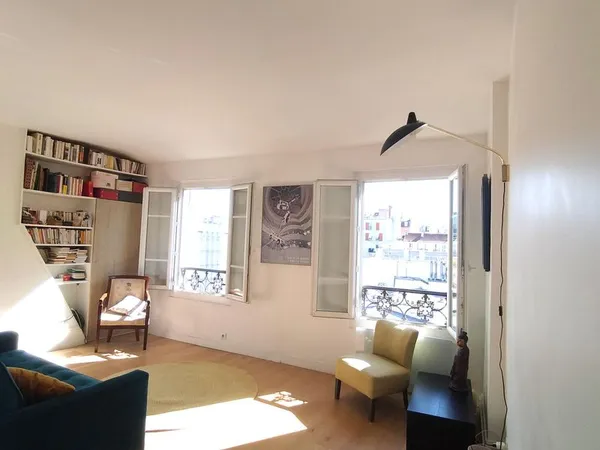 Studio meublé, tout équipé, en location longue durée - Paris Voltaire 11ème 