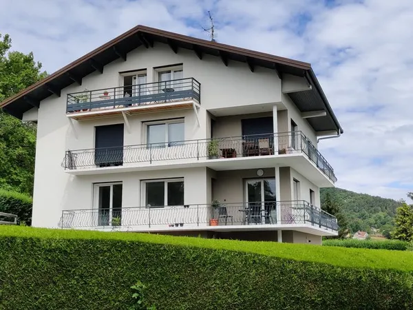 Entre ANNECY et GENEVE spacieux T3 de 97 M2 