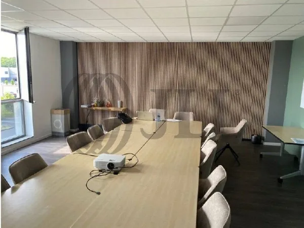 Local d'activité 1469 m²