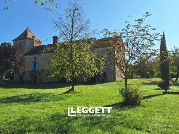 Maison 15 pièces 345 m² 